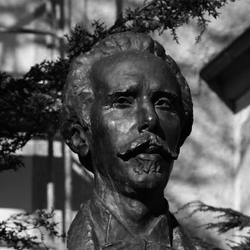 Karl May Denkmal
