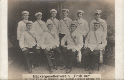 1910, "Bäckergesellenverein ""Früh auf""
Zur Erinnerung an das 400jährige Stadt-Jubiläum Hohenstein-Ernstthal 1910"